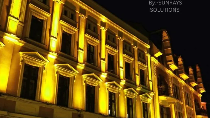 Heritage façade illuminated by Sunrays Solutions